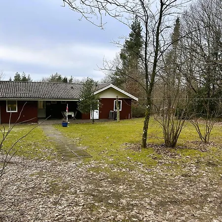Scenic Hilltop Retreat For 14 *