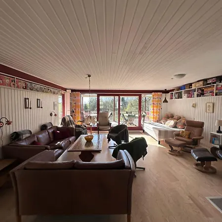 Feriehus Scenic Hilltop Retreat For 14