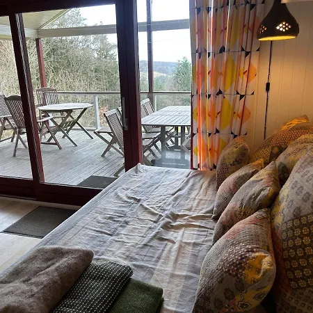 Scenic Hilltop Retreat For 14 度假居 *