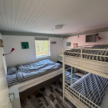 Feriehus Scenic Hilltop Retreat For 14 *