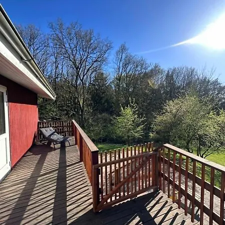 Scenic Hilltop Retreat For 14 度假居 *