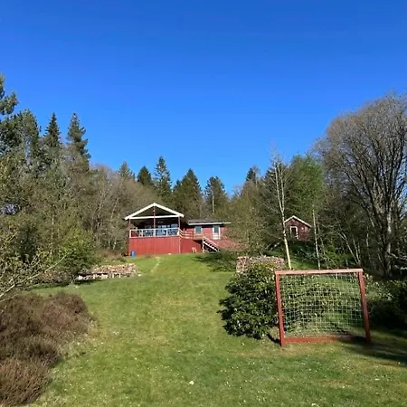 Scenic Hilltop Retreat For 14