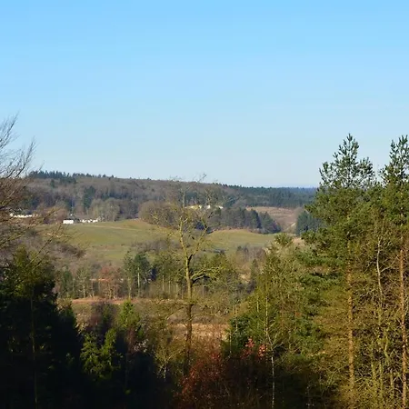 度假居 Scenic Hilltop Retreat For 14 *